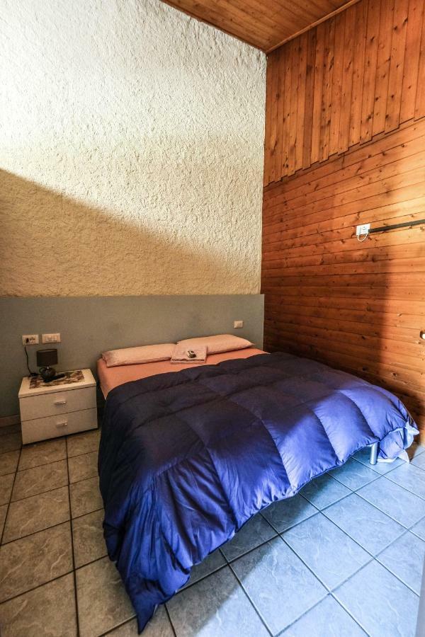 Campeggio Trevisago Iris Park Moniga del Garda Exterior foto